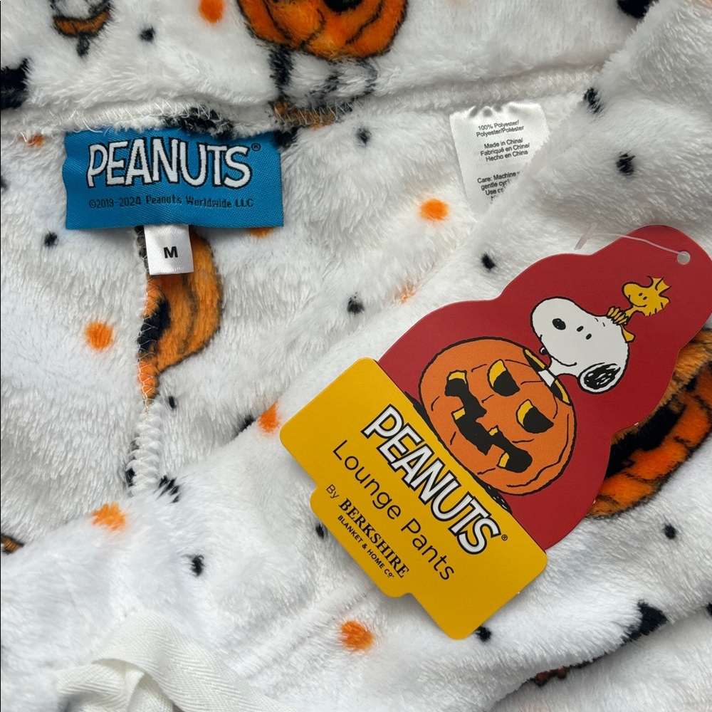 New! Snoopy Peanuts by Berkshire white halloween pumpkin fleece pajama pant, M - Picture 3 of 6